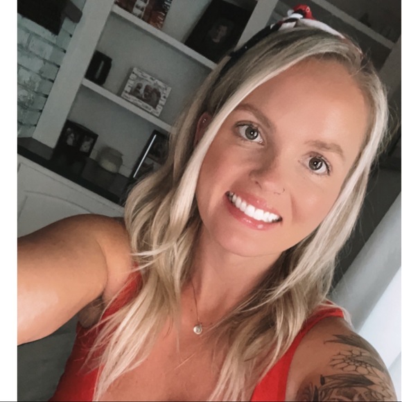 Meet your Posher, Rebecca - Picture 1 of 1